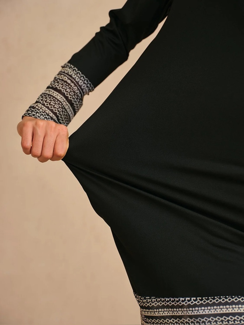 ACEGOLFS
More Than Basic Long Sleeve Printed Mesh 36.5 Inch Dress UPF50+ - Picture 7 of 11